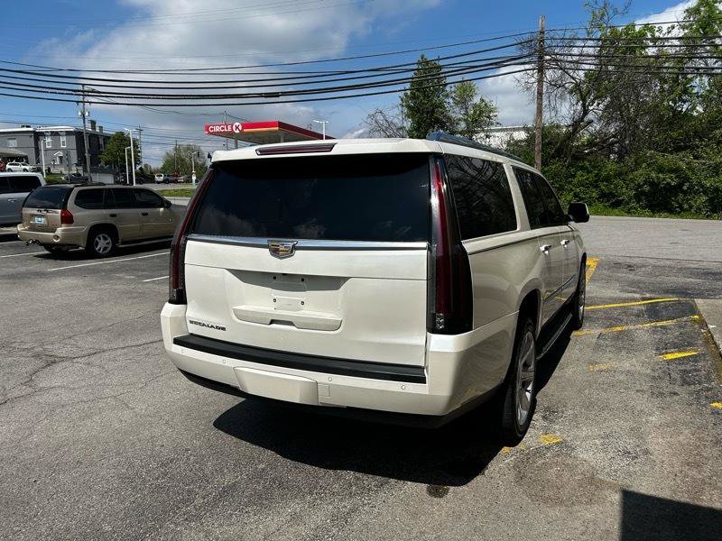 Used 2015 Cadillac Escalade ESV Luxury image 5