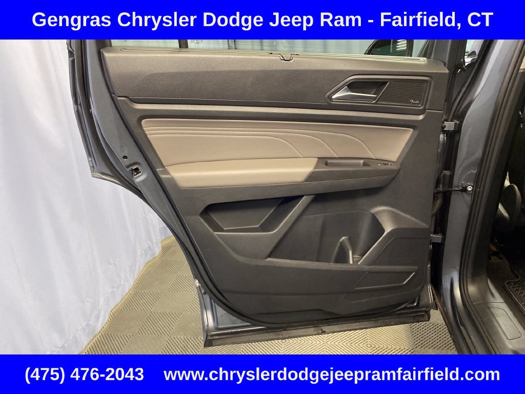 Used 2023 Volkswagen Atlas SEL Premium AWD/4WD image 24