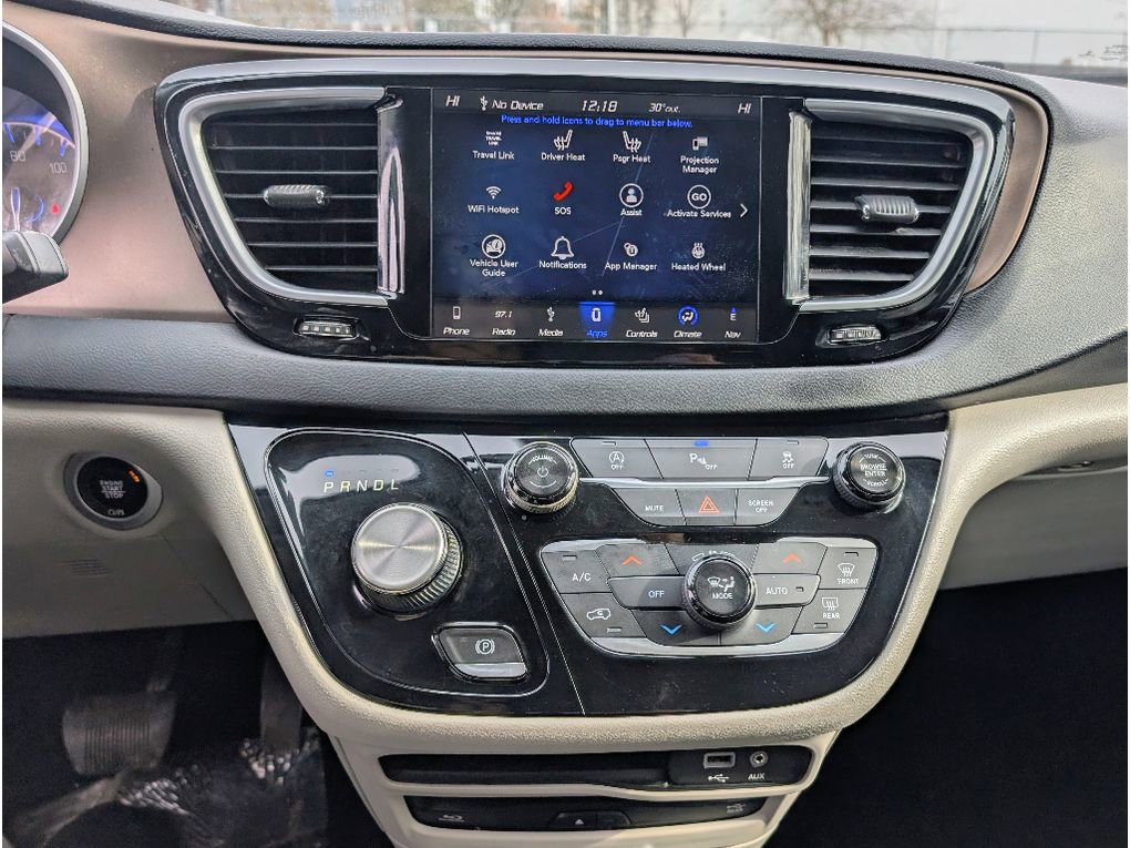 Used 2018 Chrysler Pacifica Touring-L Plus FWD image 25