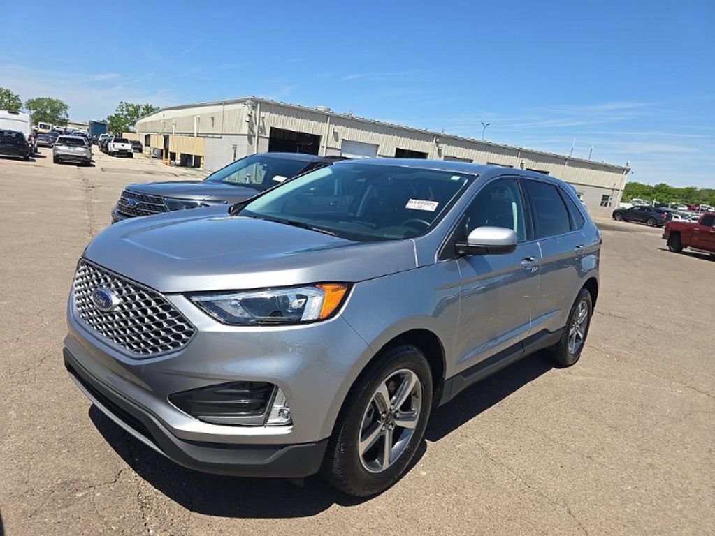 Used 2024 Ford Edge SEL w/ Convenience Package AWD/4WD image 2