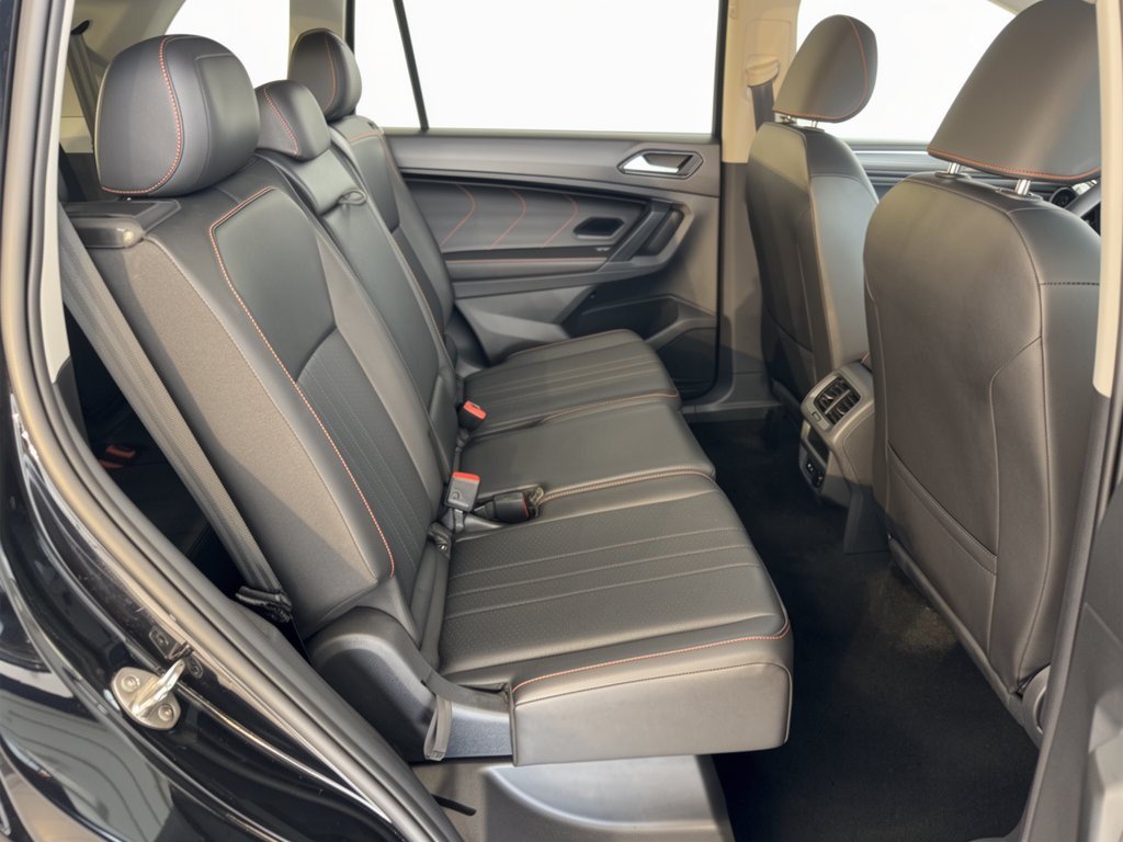 Used 2024 Volkswagen Tiguan Wolfsburg Edition FWD image 29