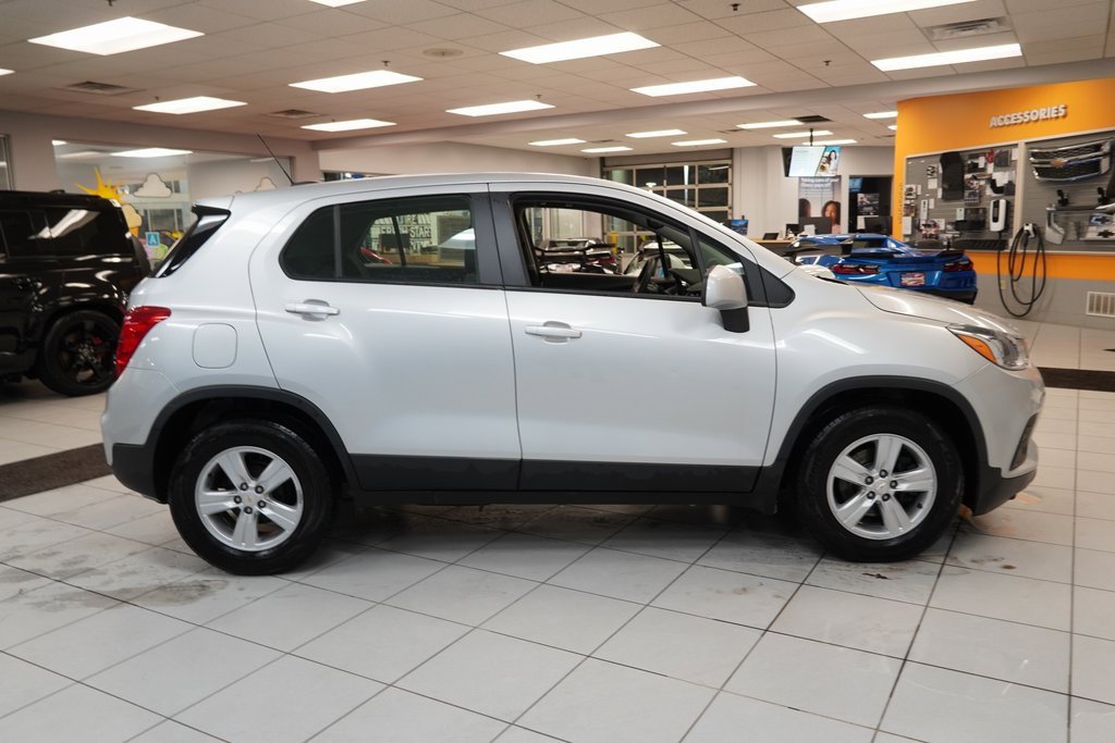 Used 2021 Chevrolet Trax LS image 12