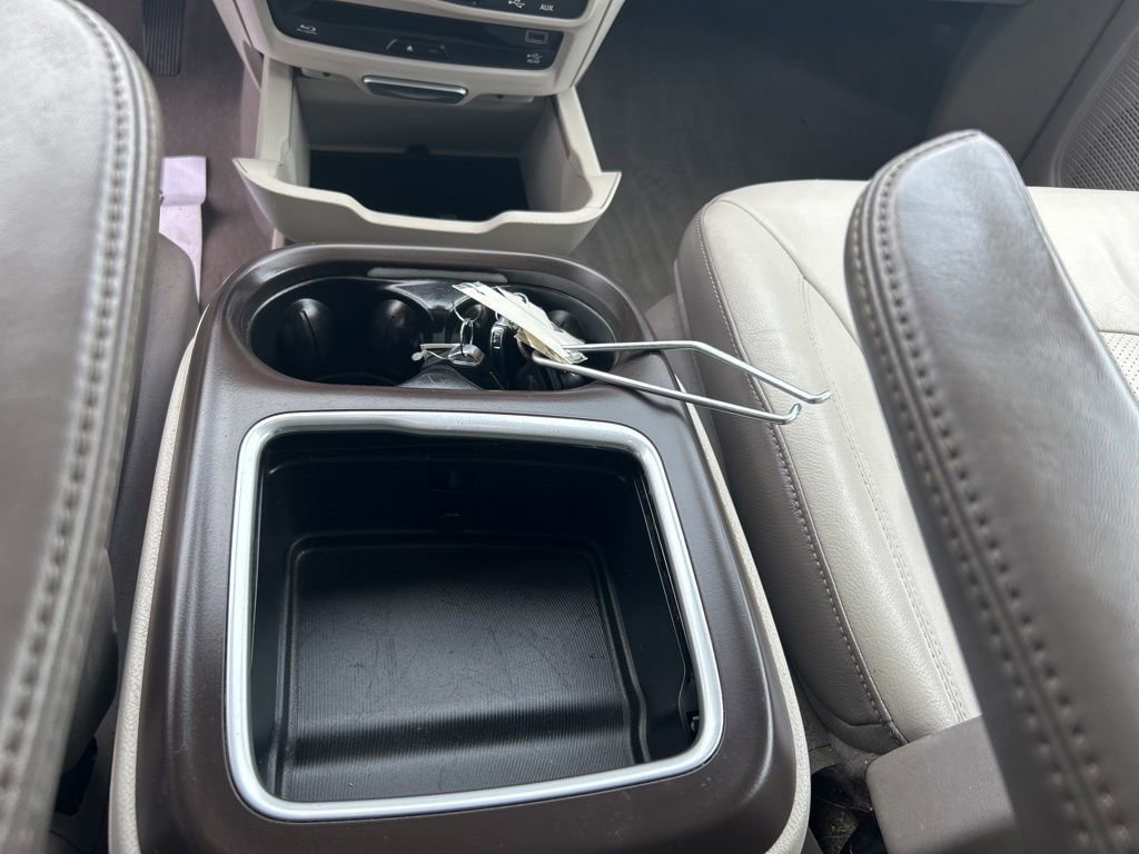 Used 2017 Chrysler Pacifica Touring-L Plus w/ Advanced Safetytec Group FWD image 14