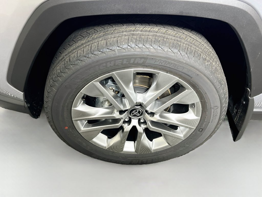 Used 2025 Toyota RAV4 XLE Premium FWD image 11