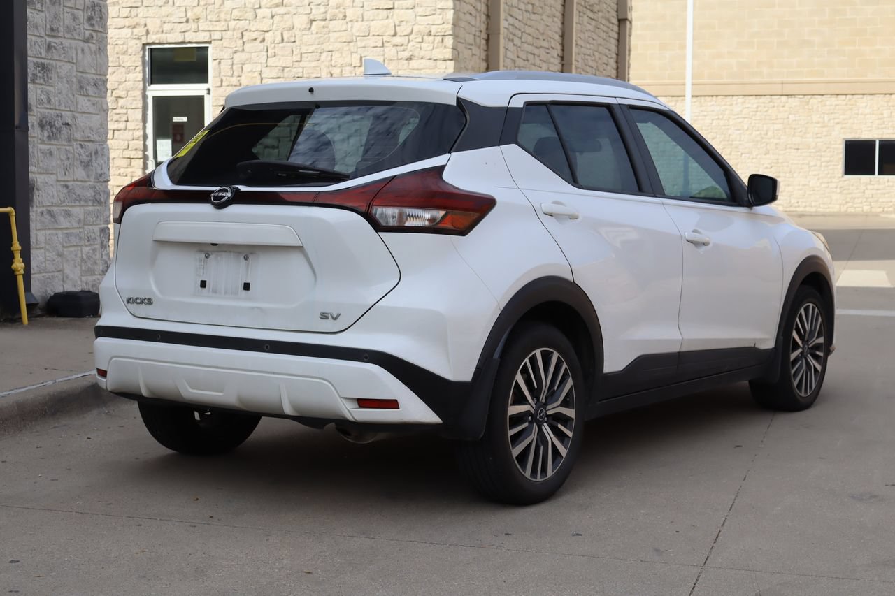 Used 2022 Nissan Kicks SV FWD image 3