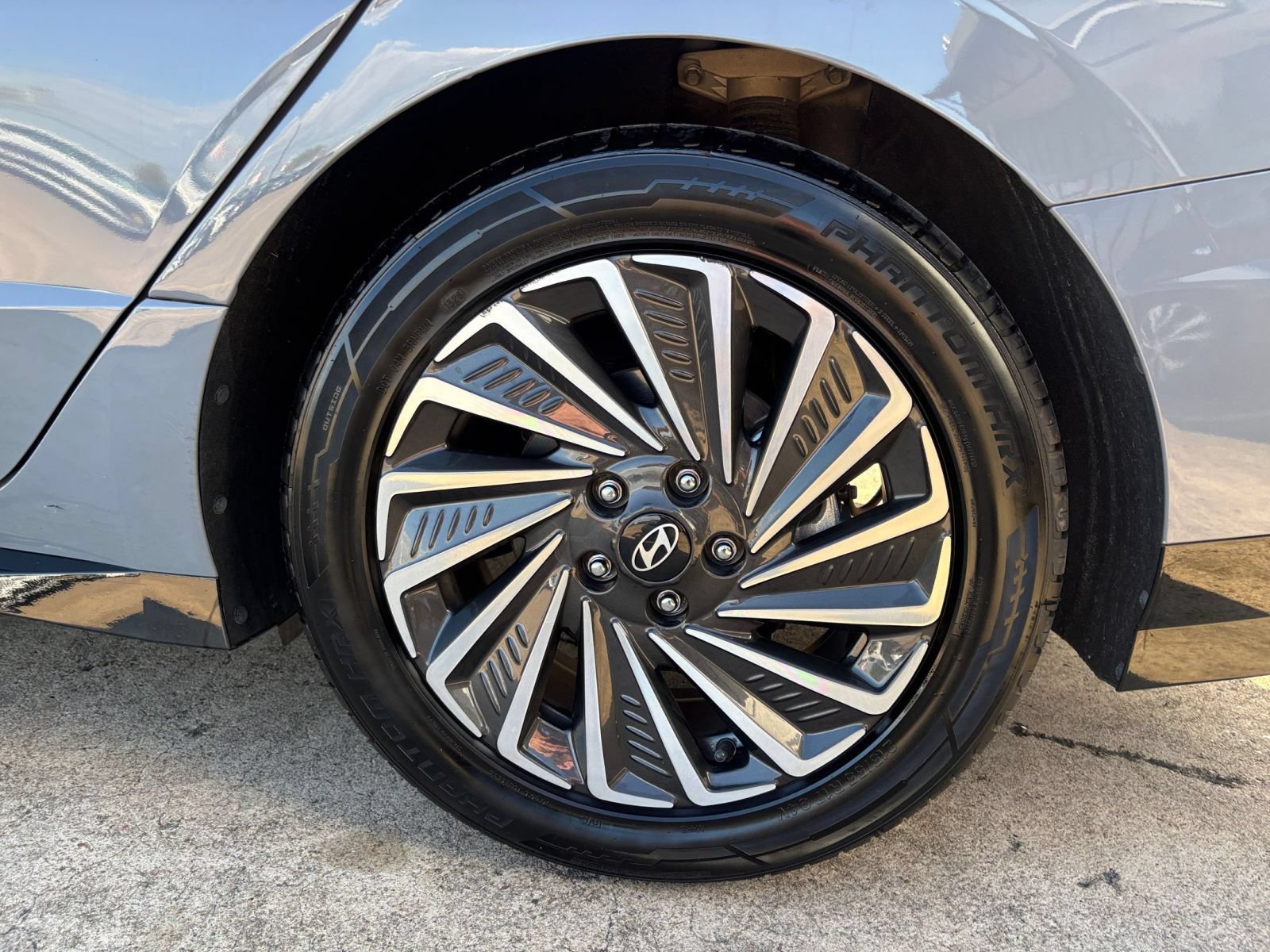 Used 2025 Hyundai Sonata SEL FWD image 29