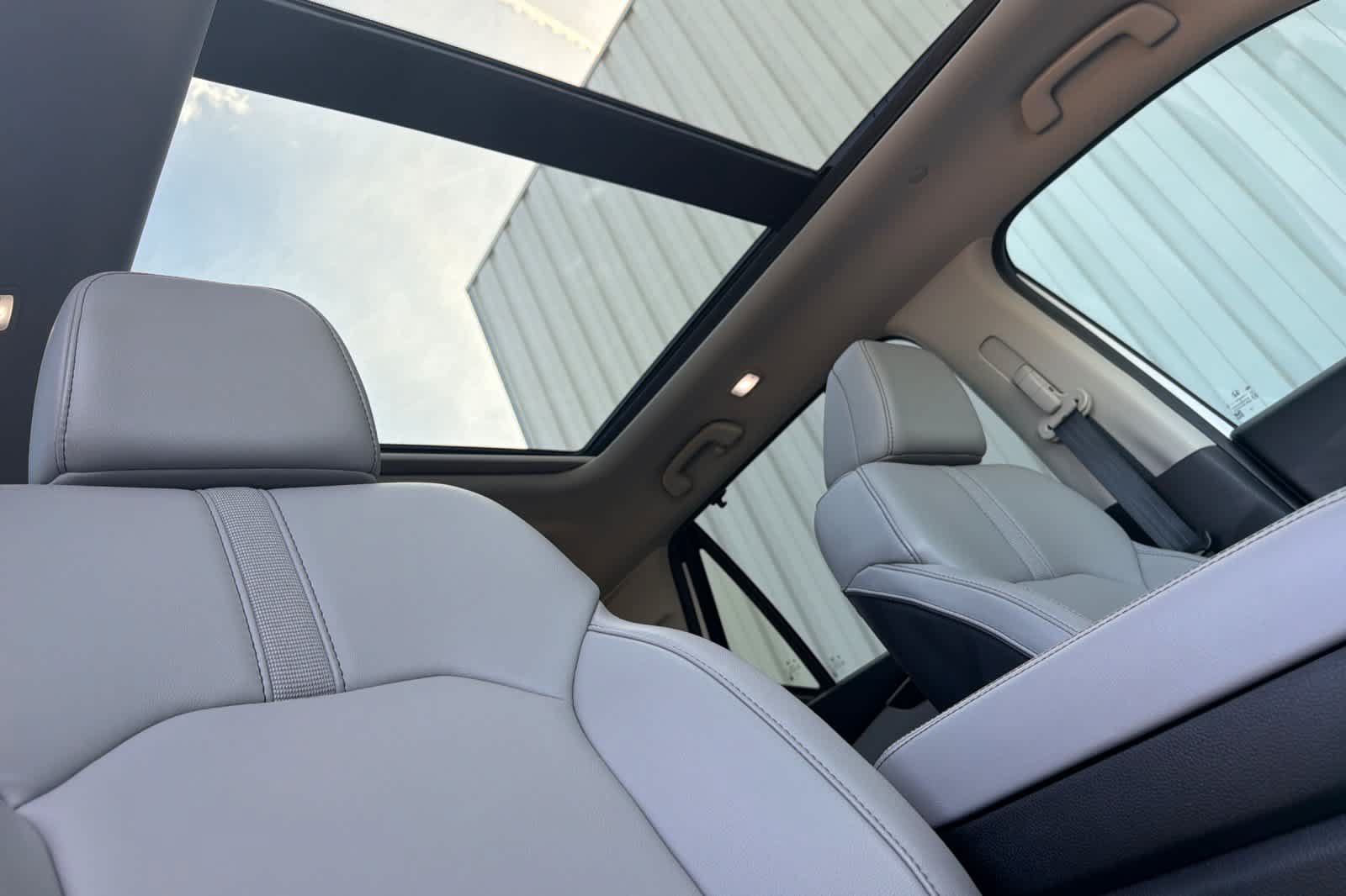 Used 2025 Honda Pilot Touring image 18