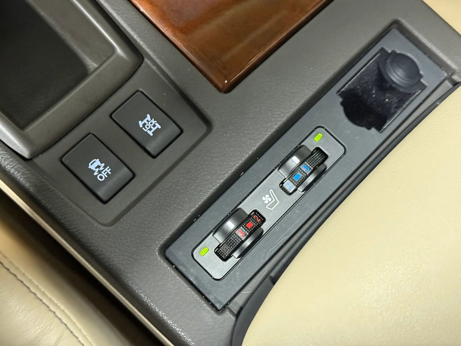 Used 2013 Lexus RX 350 AWD w/ Premium Pkg image 40