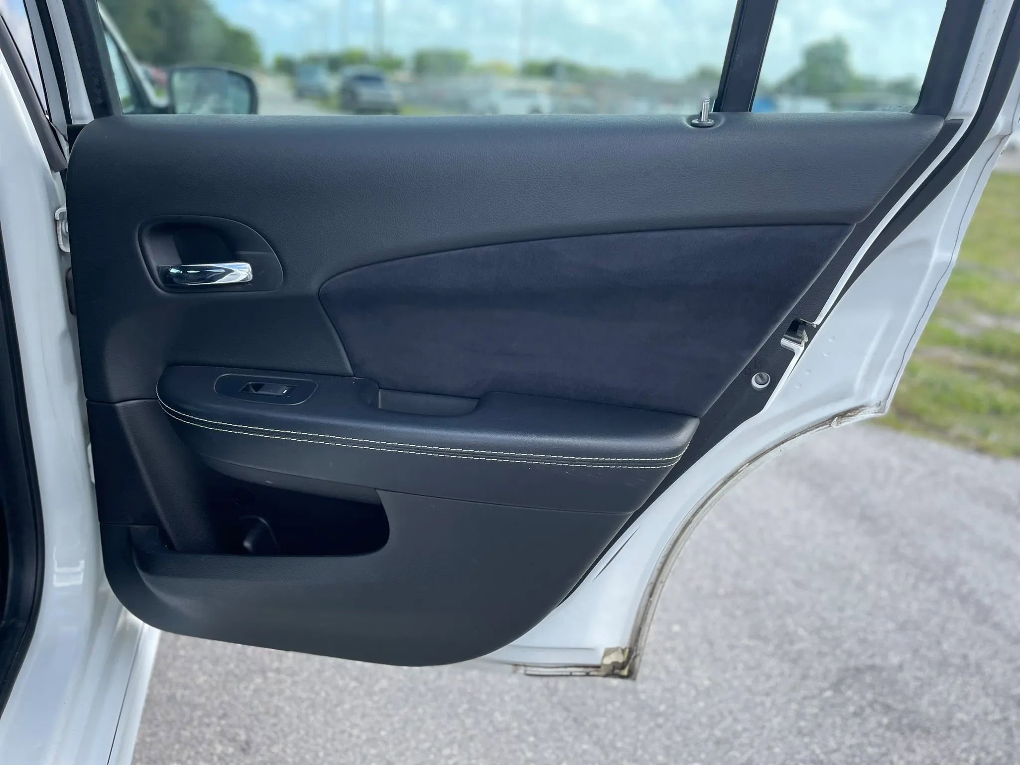 Used 2014 Chrysler 200 Limited w/ 200 Super S Group FWD image 29