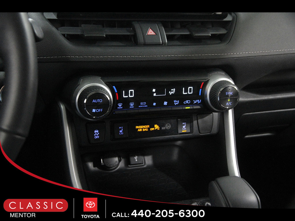 Certified 2020 Toyota RAV4 XLE w/ Convenience Package AWD/4WD image 13