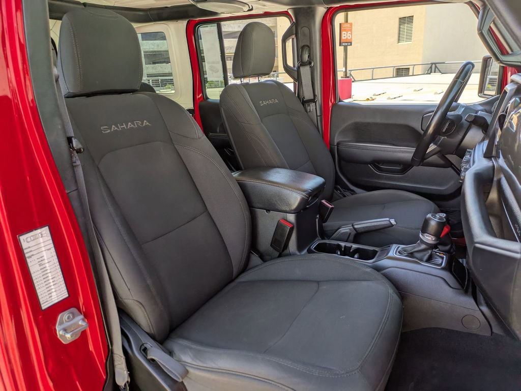 Used 2022 Jeep Wrangler Unlimited Sahara w/ Cold Weather Group AWD/4WD image 28