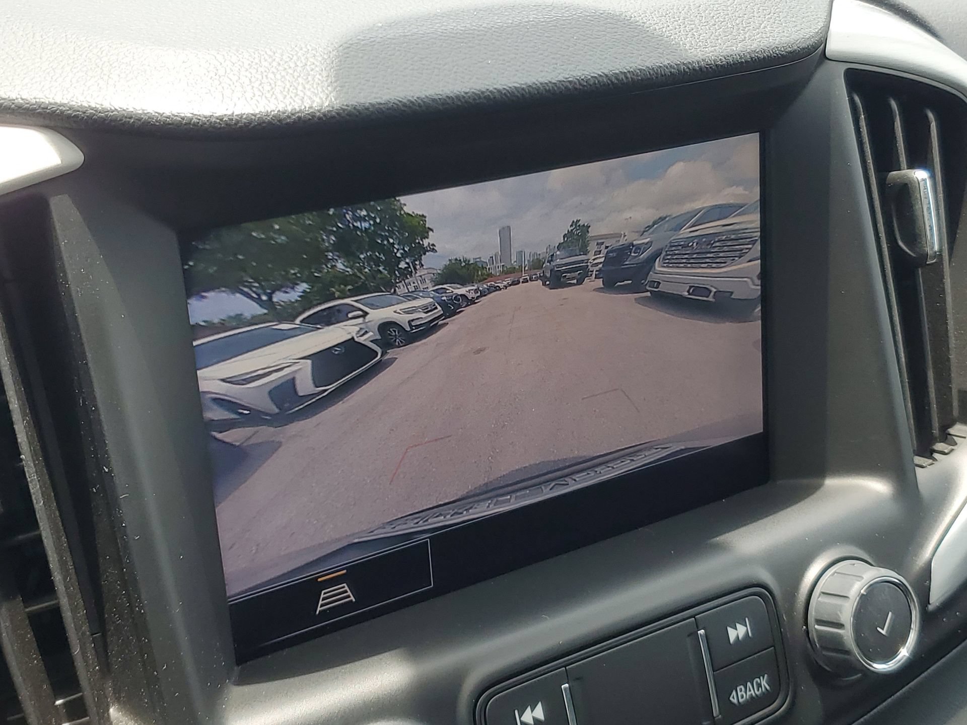 Used 2022 GMC Terrain SLT w/ LPO, Floor Liner Package FWD image 28