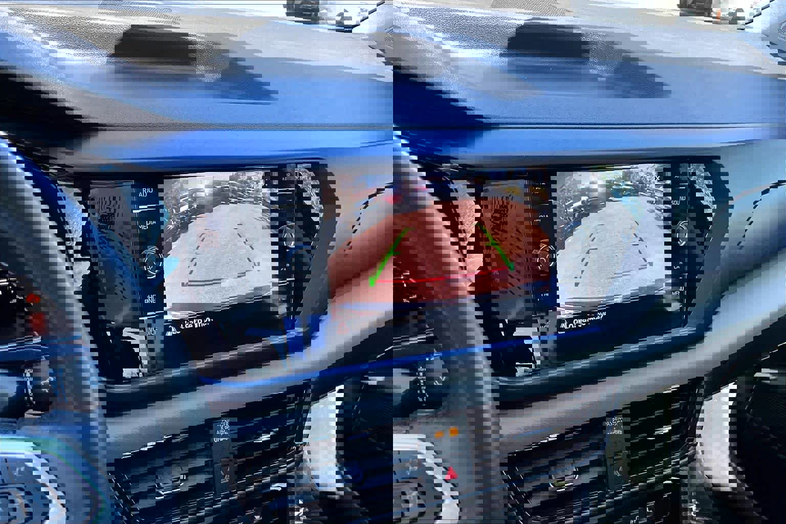 Used 2023 Volkswagen Taos SE w/ Panoramic Sunroof Package image 27