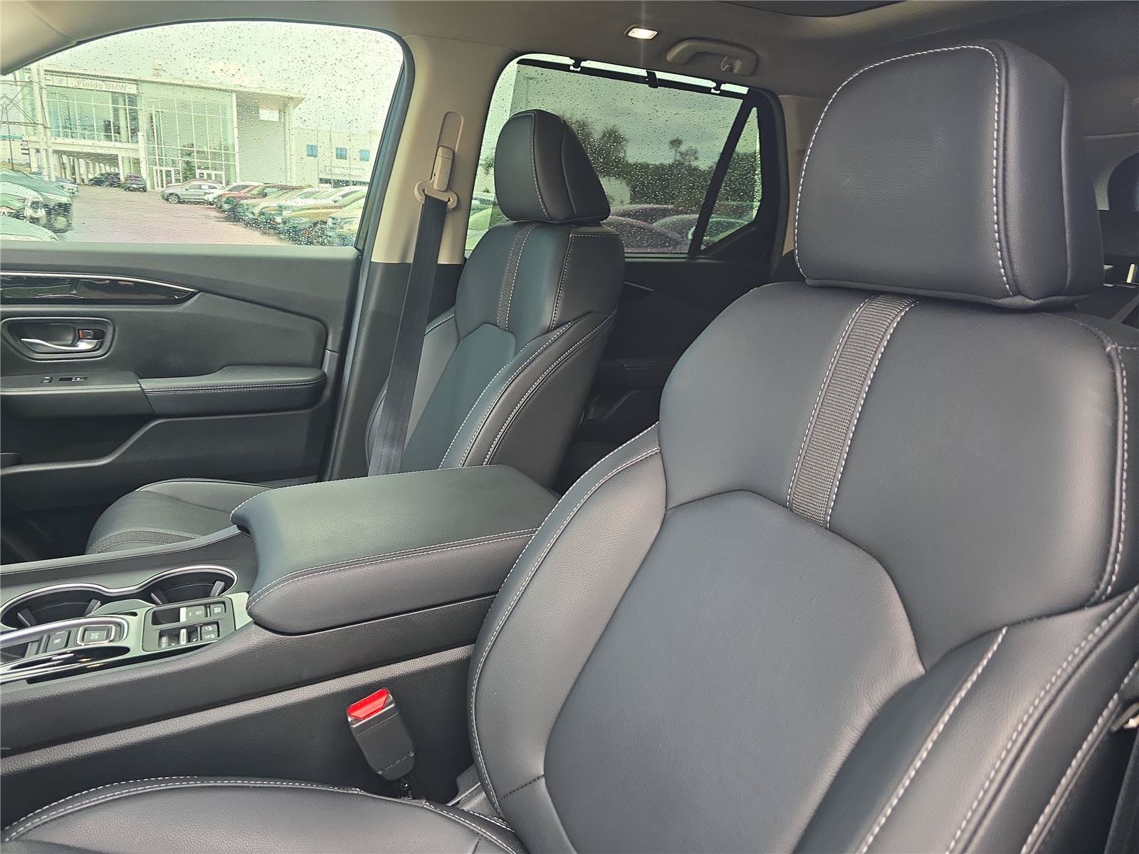 Used 2025 Honda Pilot Touring image 17
