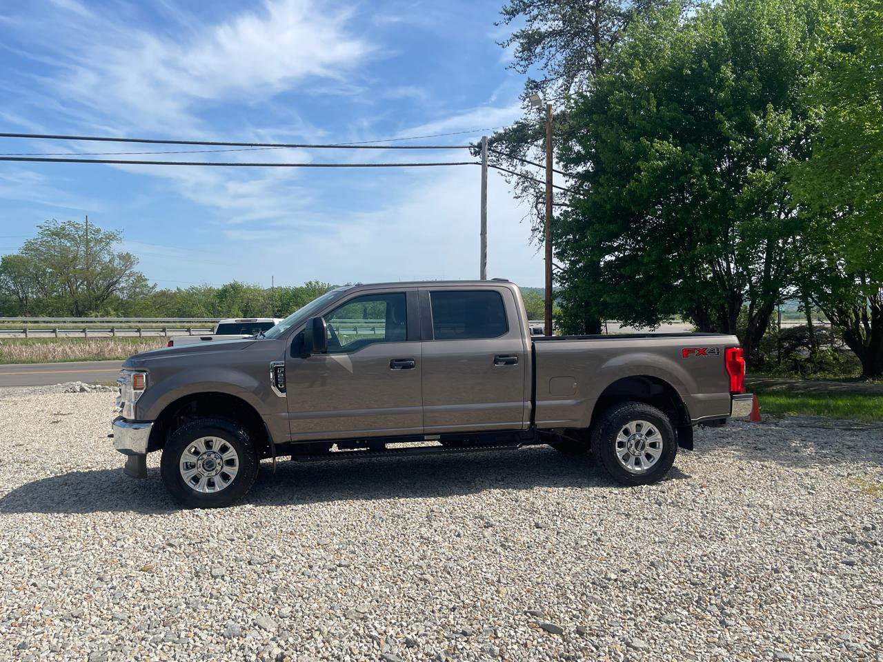 Used 2021 Ford F250 XL w/ STX Appearance Package AWD/4WD image 2