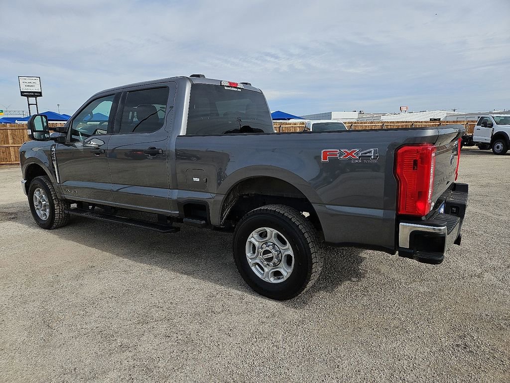 Used 2025 Ford F250 XLT w/ FX4 Off-Road Package image 4