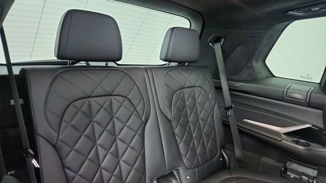 Used 2024 BMW X7 xDrive40i w/ M Sport Package image 29