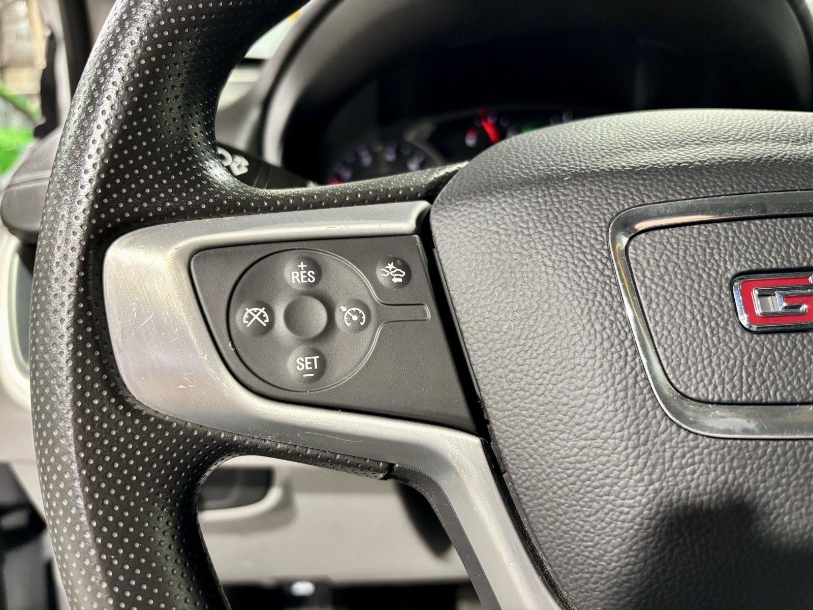 Used 2023 GMC Terrain SLE w/ Driver Convenience Package image 20