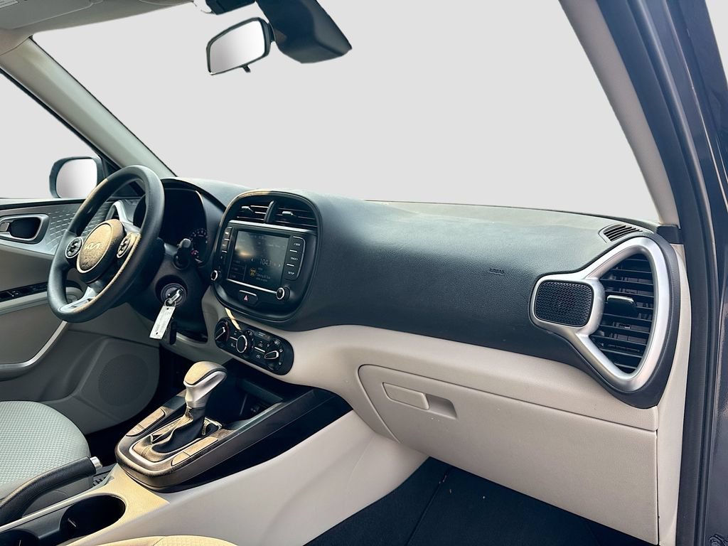 Certified 2022 Kia Soul LX w/ Technology Package FWD image 30