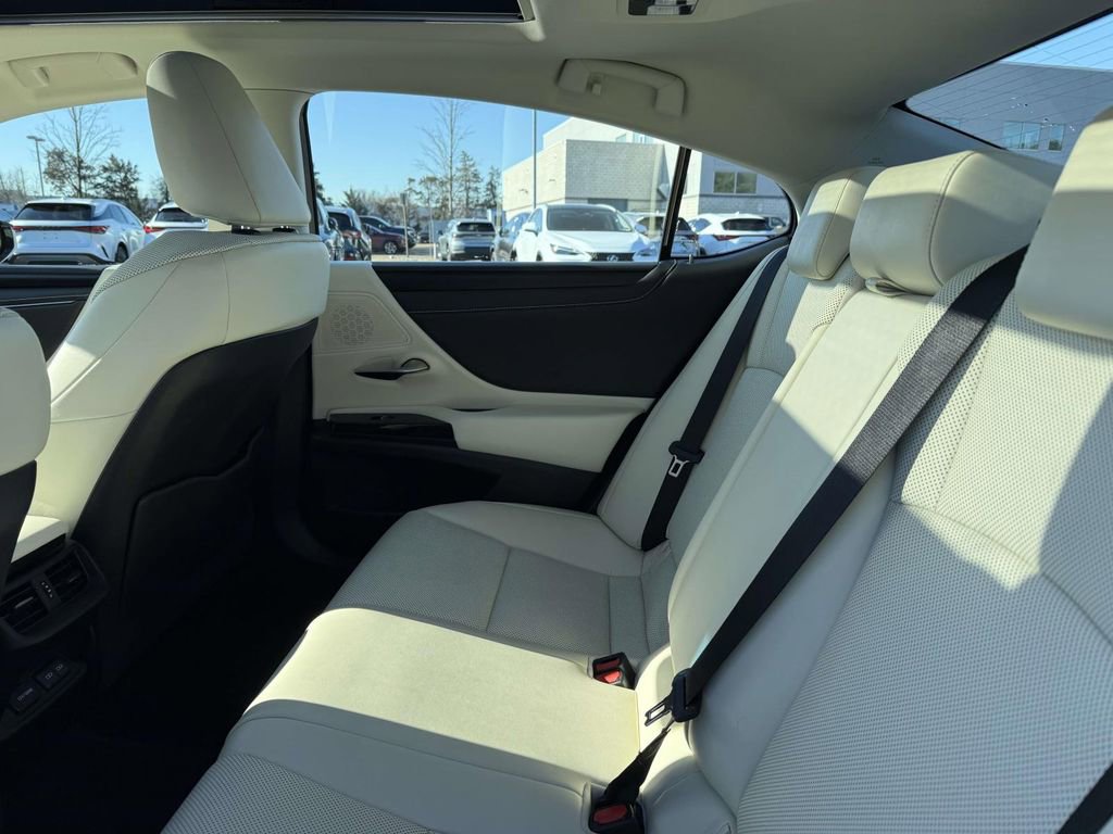 Used 2022 Lexus ES 350 w/ Premium Package image 17