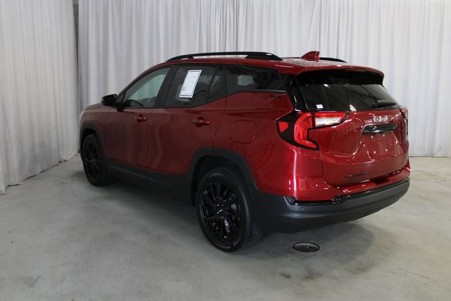 Used 2024 GMC Terrain SLE w/ Driver Convenience Package FWD image 29