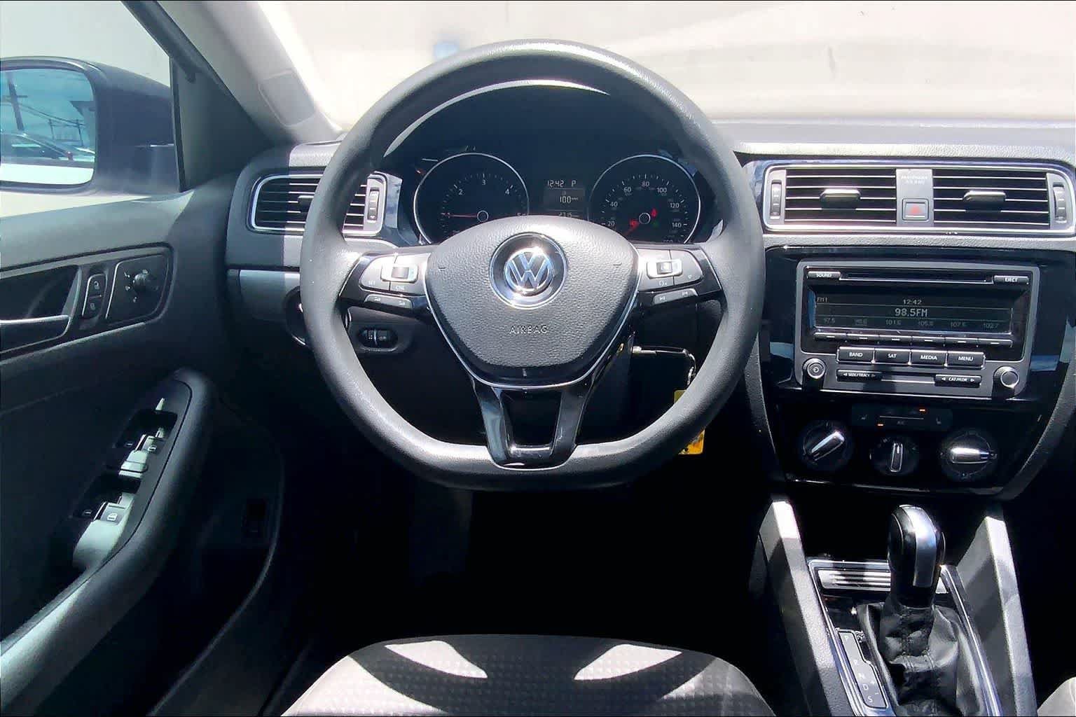Used 2015 Volkswagen Jetta TDI S FWD image 14