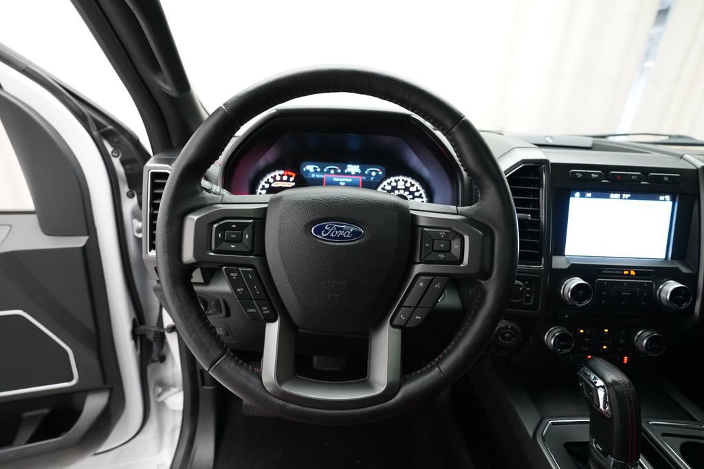 Used 2018 Ford F150 Lariat w/ Equipment Group 502A Luxury image 4