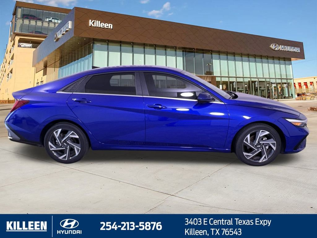 Used 2025 Hyundai Elantra SEL image 10