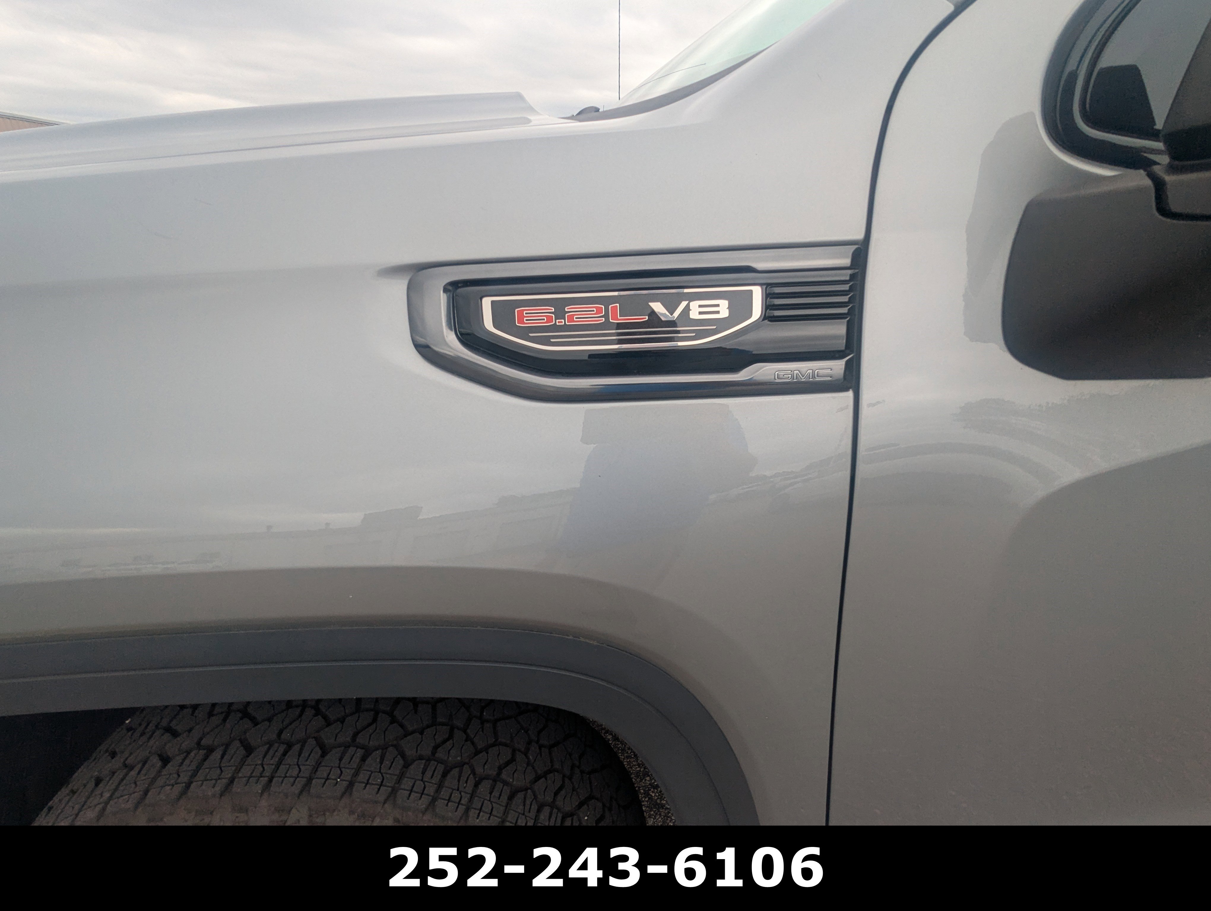 Used 2024 GMC Sierra 1500 AT4 w/ Technology Package AWD/4WD image 9
