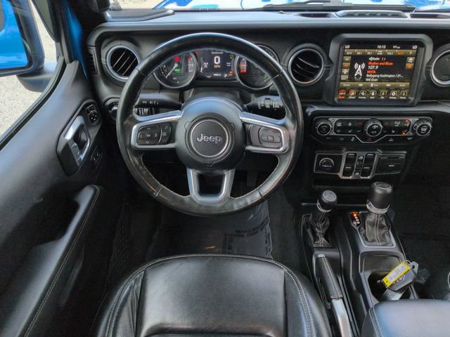 Used 2022 Jeep Wrangler Unlimited Sahara w/ Cold Weather Group AWD/4WD image 15