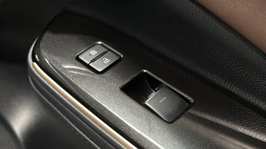 Used 2024 Toyota Crown AWD/4WD image 10