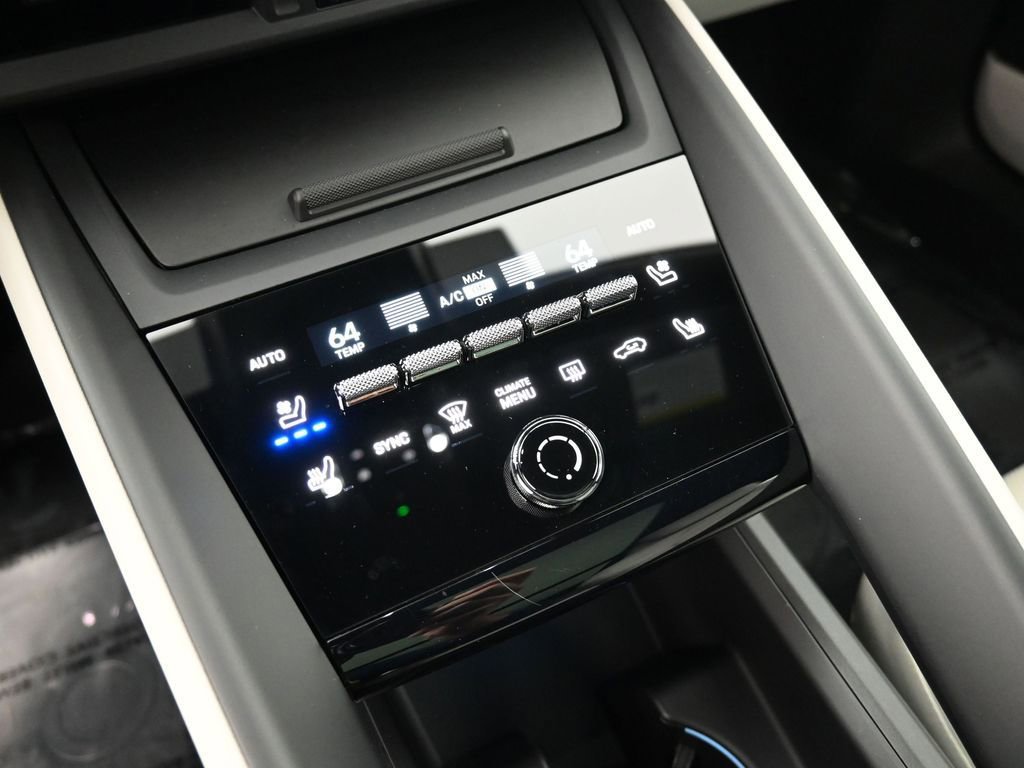 Certified 2025 Porsche Macan Electric image 22