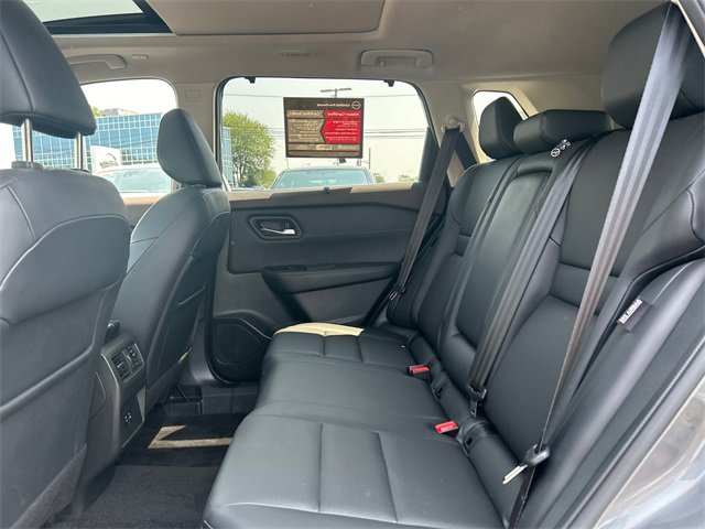 Certified 2022 Nissan Rogue SV w/ SV Premium Package image 21