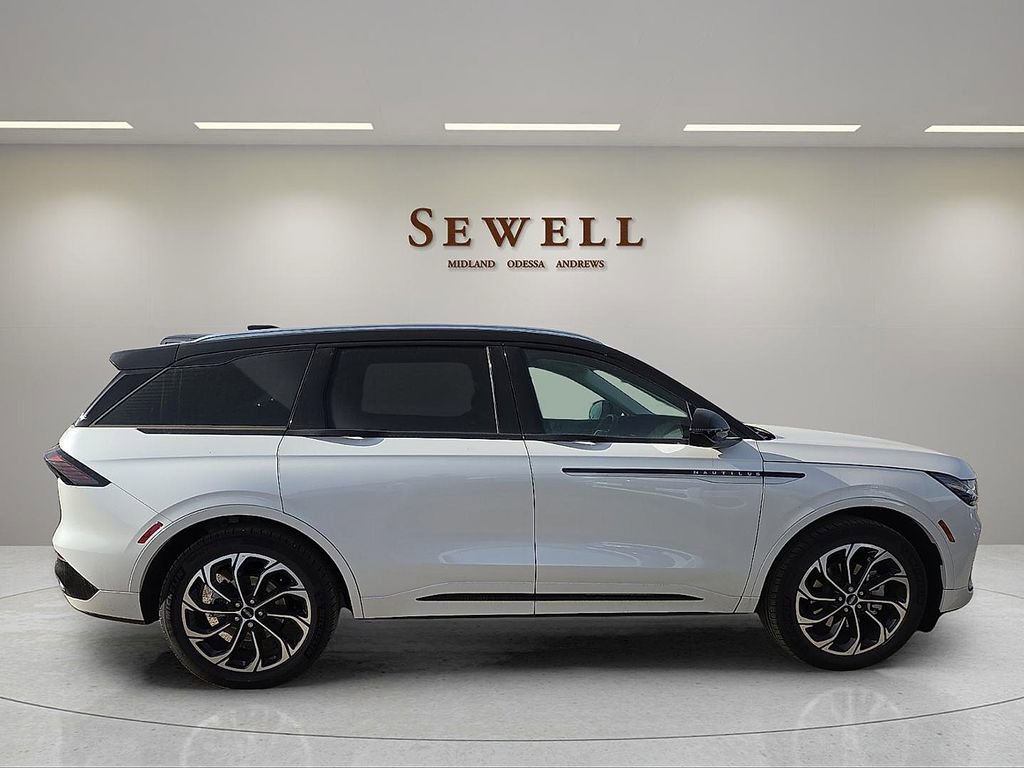 New 2026 Lincoln Nautilus Reserve AWD/4WD image 5