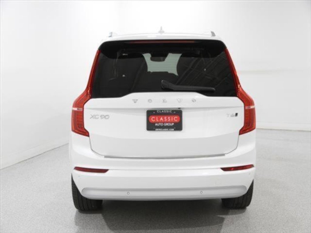 Used 2022 Volvo XC90 T6 Momentum w/ Climate Package image 4