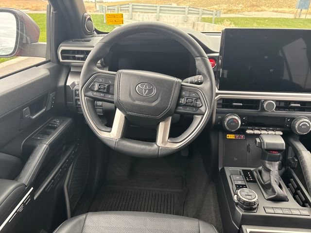 Used 2025 Toyota 4Runner TRD Off-Road Premium AWD/4WD image 13