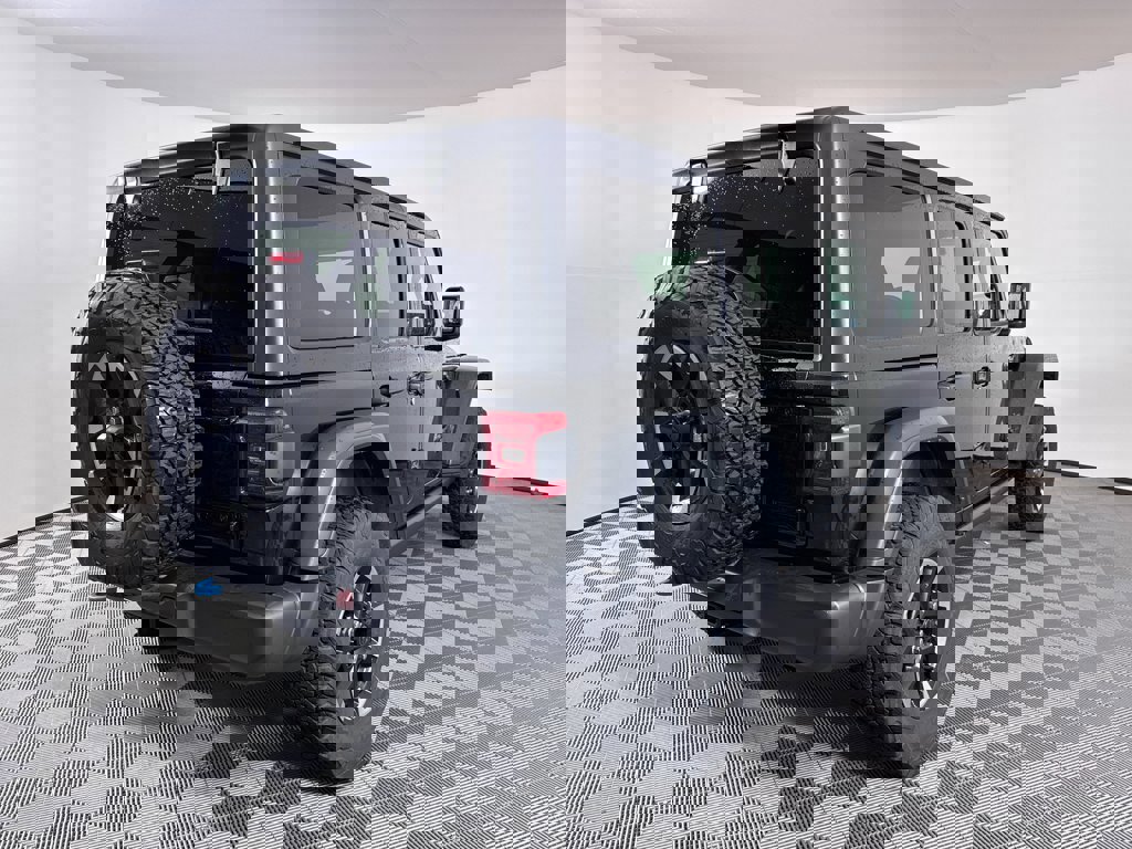 Used 2024 Jeep Wrangler Unlimited Rubicon 4xe image 21