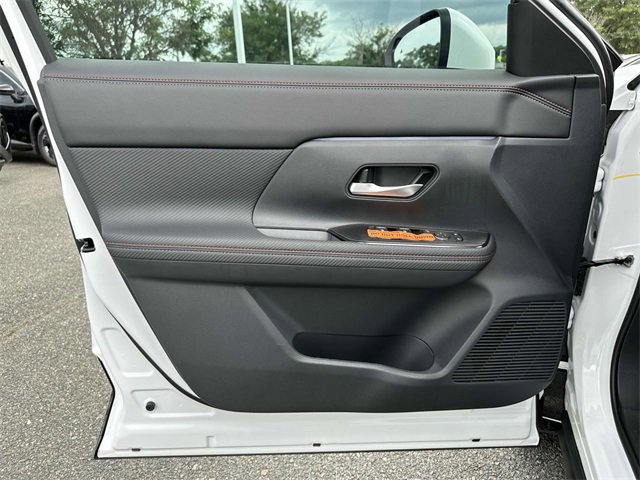 New 2025 Nissan Kicks SR image 14