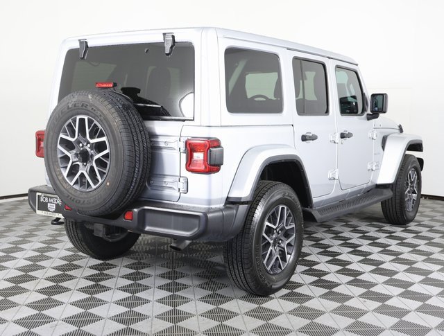 Certified 2024 Jeep Wrangler Sahara image 5