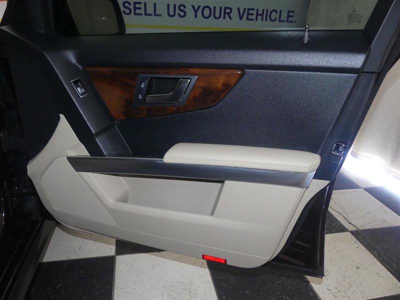 Used 2012 Mercedes-Benz GLK 350 4MATIC image 17