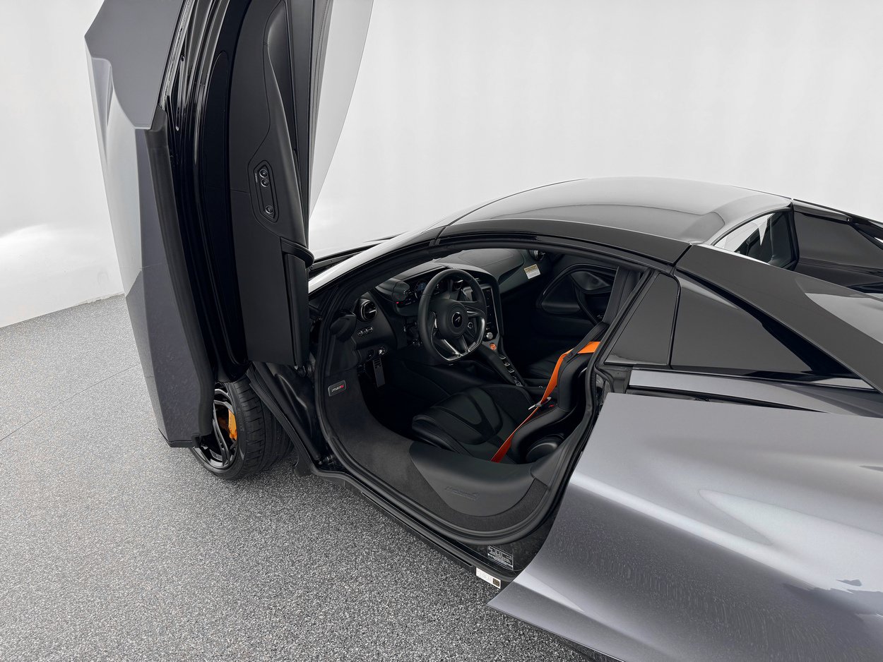 New 2026 McLaren 750S Spider RWD image 12