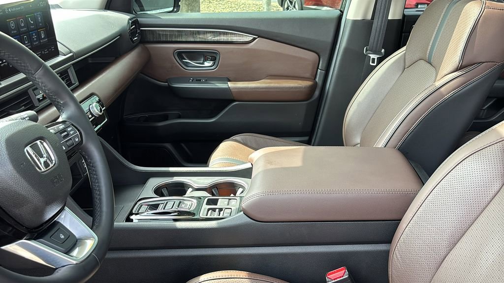 Certified 2025 Honda Pilot Elite image 24