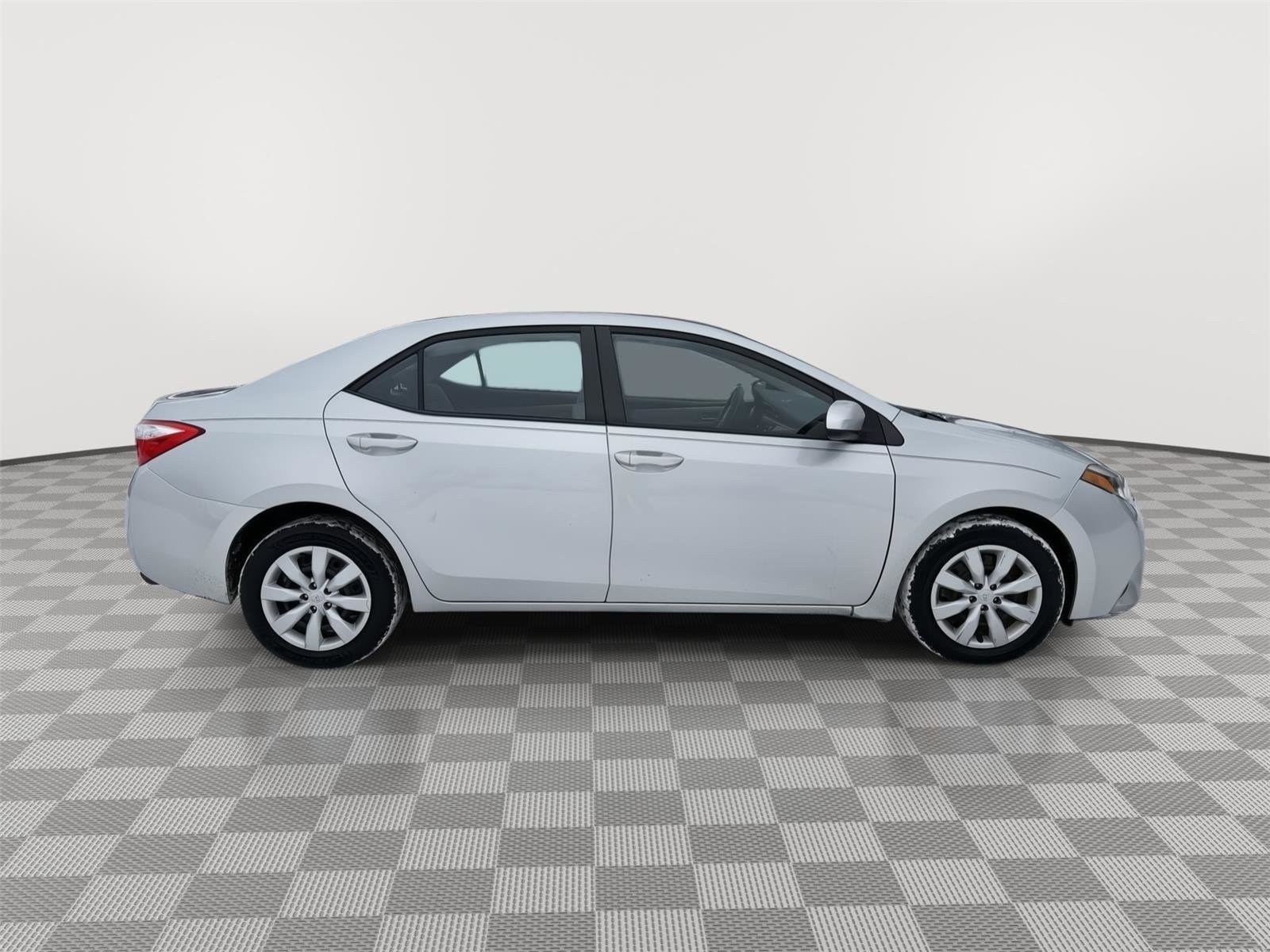 Used 2014 Toyota Corolla LE image 5