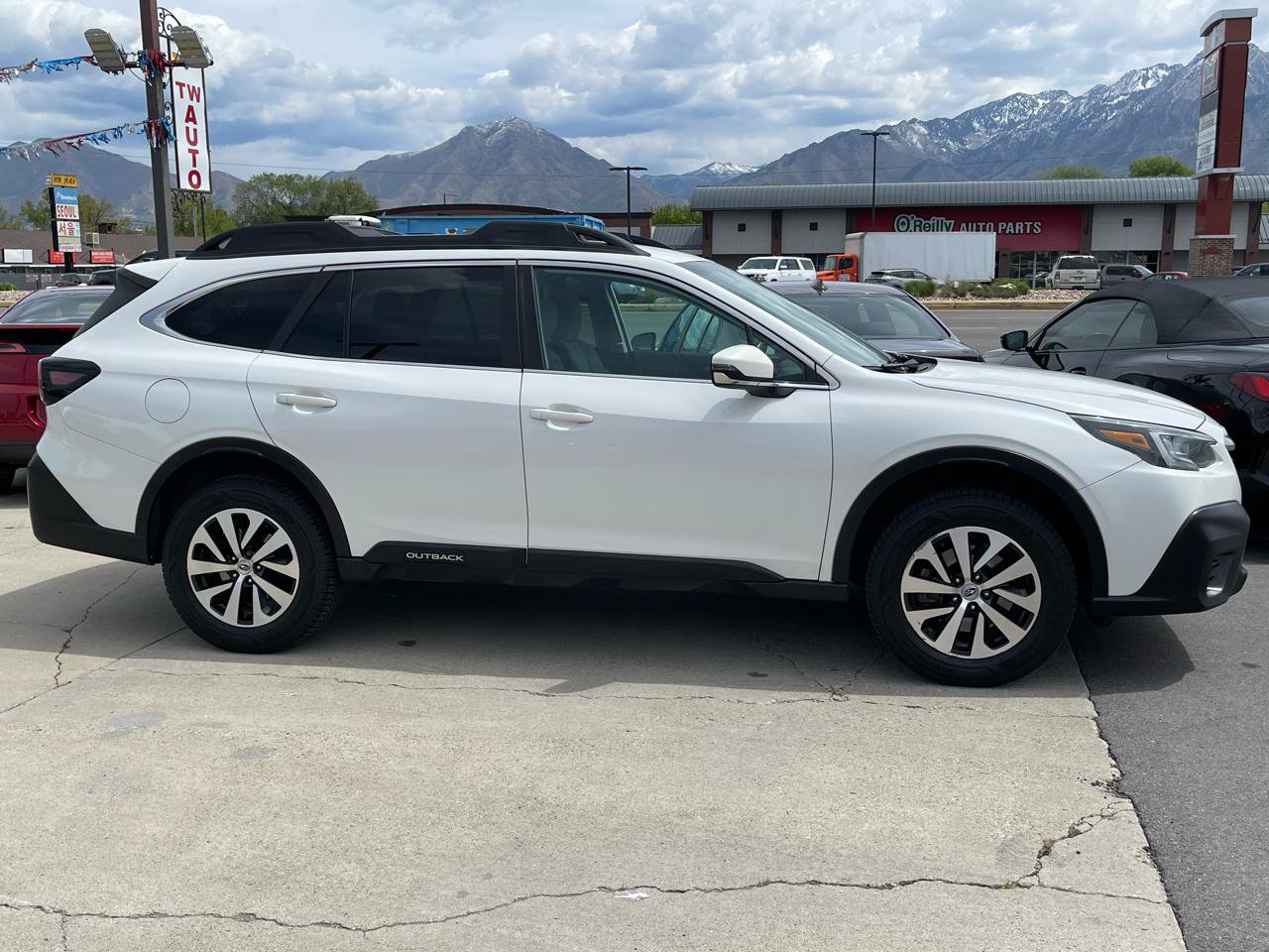 Used 2022 Subaru Outback Premium AWD/4WD image 4