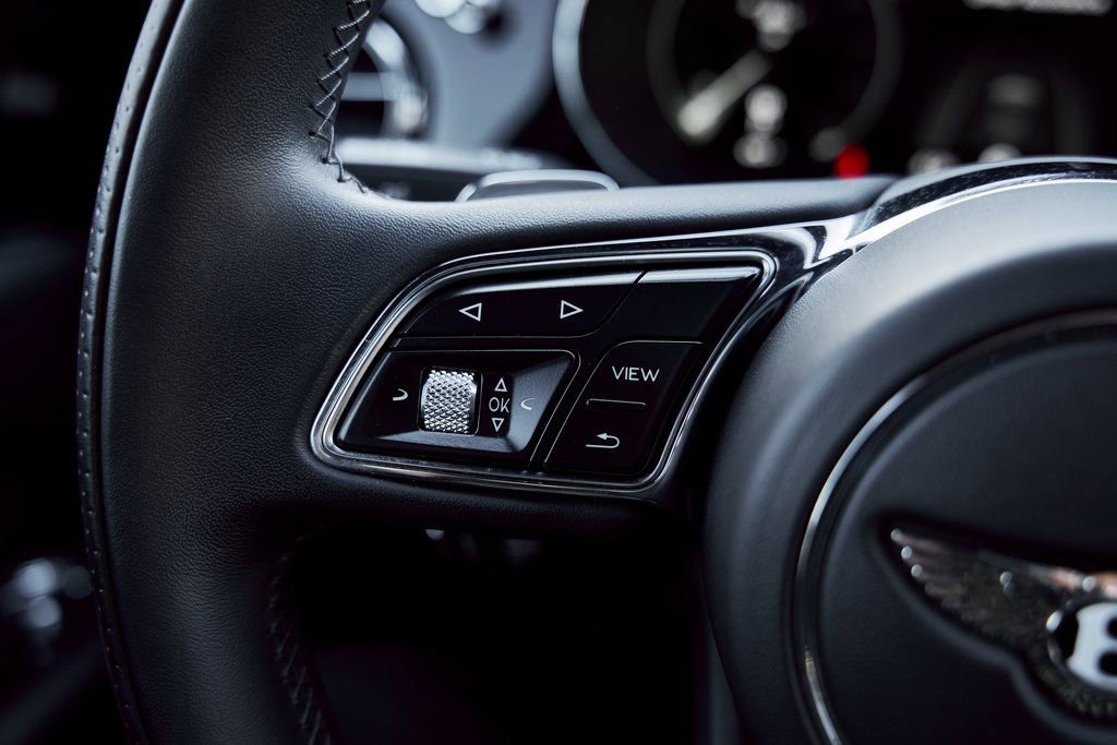 Used 2022 Bentley Bentayga image 52