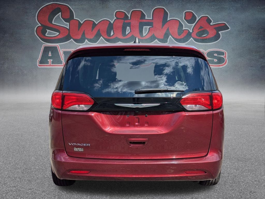 Used 2023 Chrysler Voyager LX FWD image 5