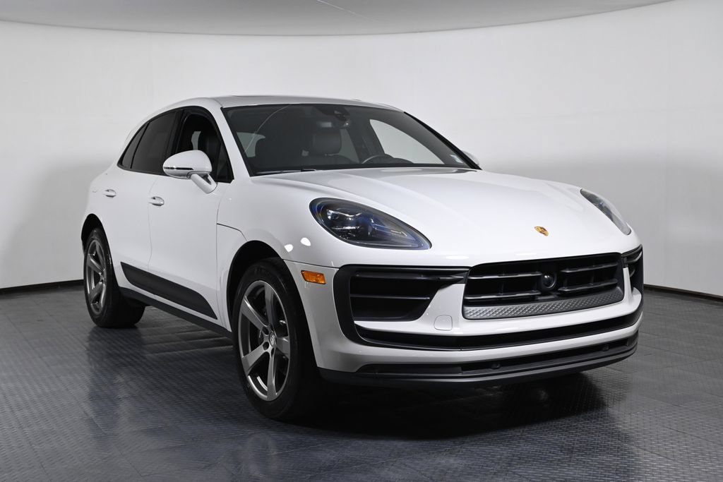Certified 2023 Porsche Macan AWD/4WD image 9
