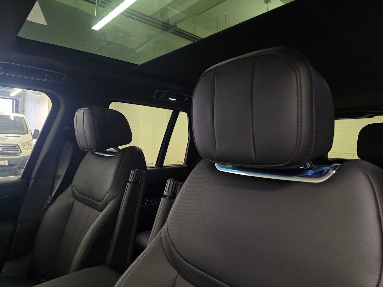 New 2026 Land Rover Range Rover SE image 23