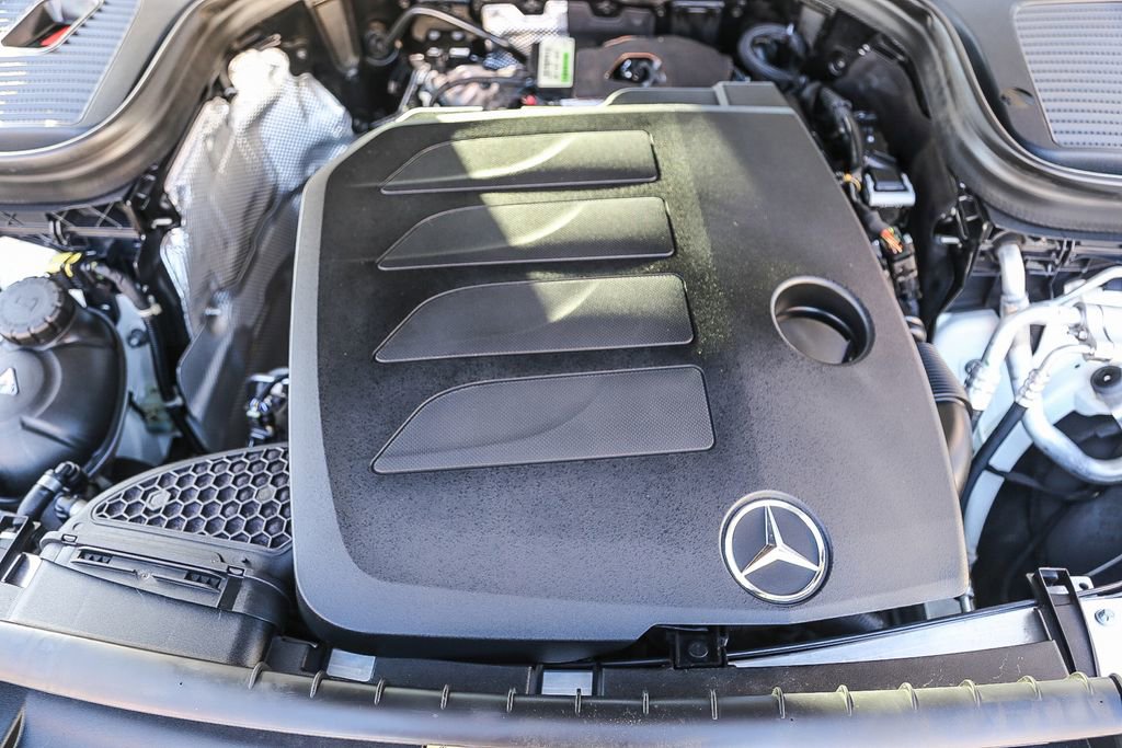 Used 2021 Mercedes-Benz GLC 300 4MATIC image 27