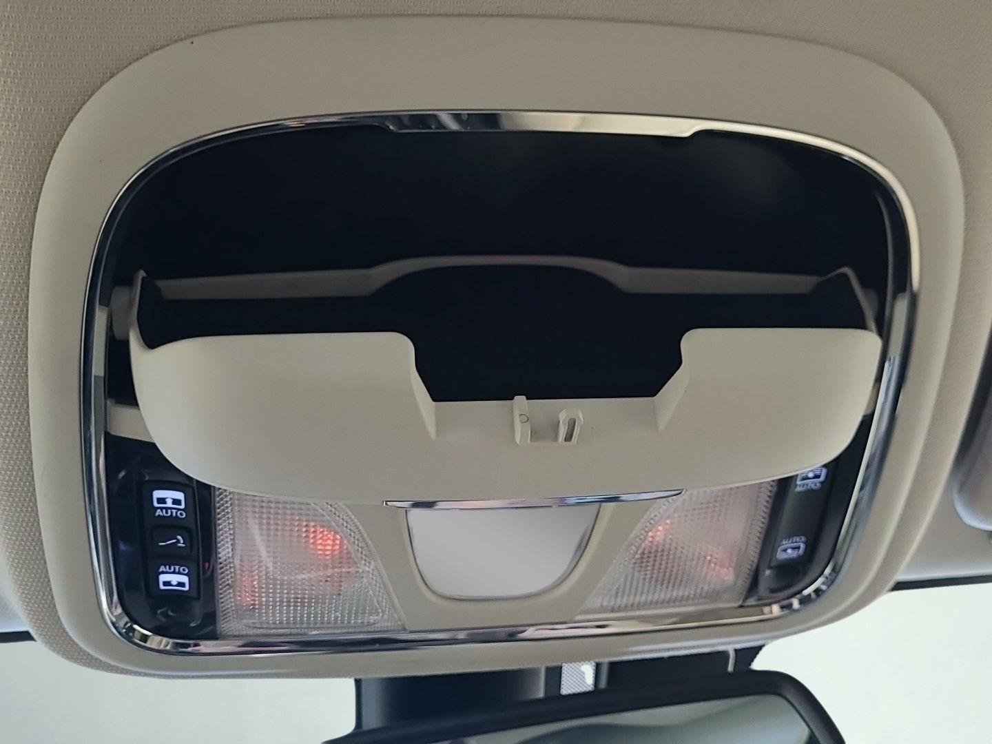 Used 2015 Jeep Cherokee Limited w/ Trailer Tow Group image 36